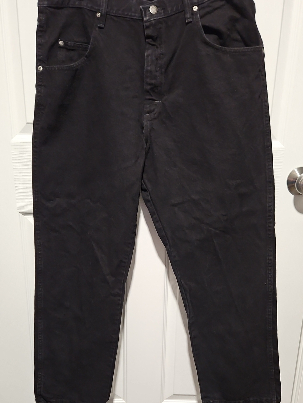 Wrangler Rugged Wear Men's Relaxed Fit Black Denim Jeans 38x29 (Style 35002OB)